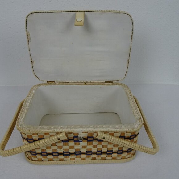 Vintage Wicker Woven Sewing Box Basket Beige Tan Ratan Lined - Picture 10 of 11